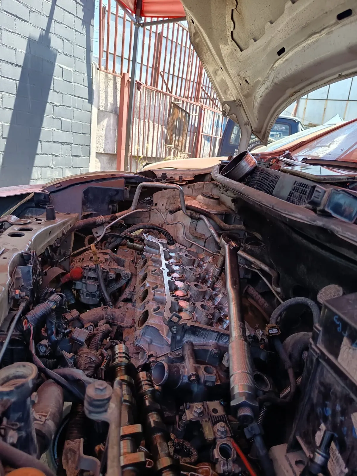 afinamiento motor byd renca taller mecanico cerca de mi hibridos - LLANOCAR Servicios Automotrices Santiago